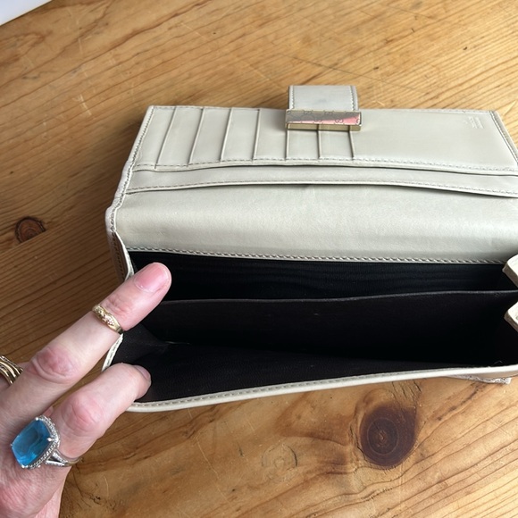 Gucci Double Sided Wallet. Great Condition - Picture 10 of 12